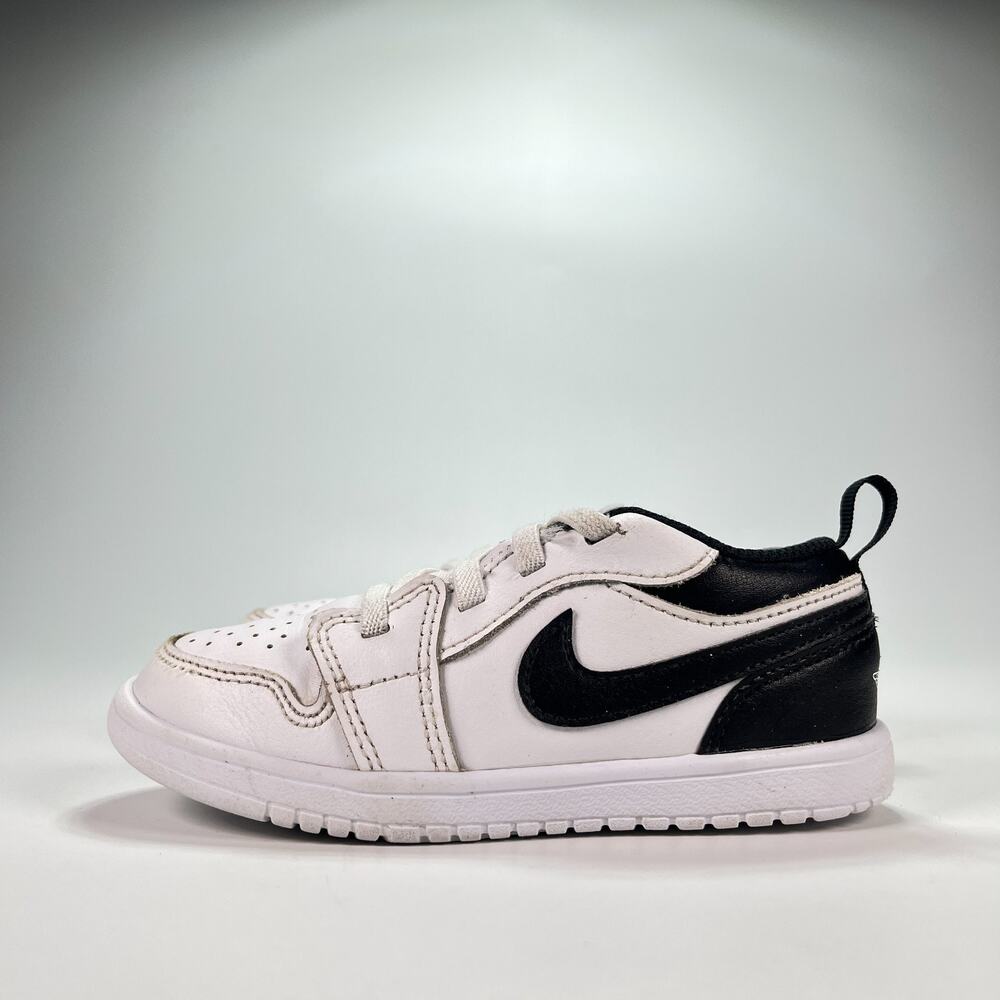 Jordan 1 Low ALT White Black Low Top Lifestyle Shoes DR9747-132 Kids Size 10C - Picture 4 of 9